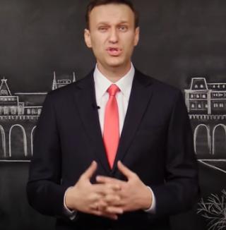 Жесты подвели: Навальный плохо скрывает ложь