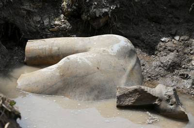 В Каире началась операция по переносу гигантской статуи Рамзеса Второго