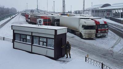 Украинские пограничники заявили о скоплении грузовиков на границе с Россией