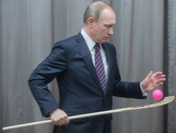 Путин пообещал помочь Иркутску с хоккейным стадионом