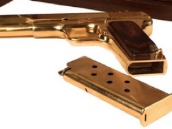 У задержанного премьера Дагестана нашли золотой пистолет и автоматы