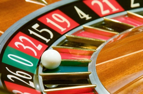 Налоговики: 12 февраля временно не будут пускать в казино и принимать букмекерские ставки