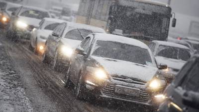 Москвичей призвали к осторожности на дорогах из за снегопада