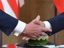 Большинство граждан США выступают за улучшение отношений с РФ