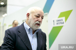 На Кипре заморозили счета Дерипаски и Вексельберга