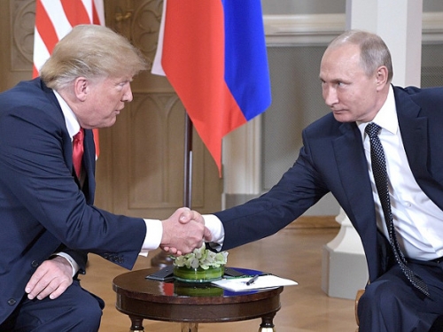 СМИ: В Кремле верят, что Трамп «спасет» Москву от жестких санкций
