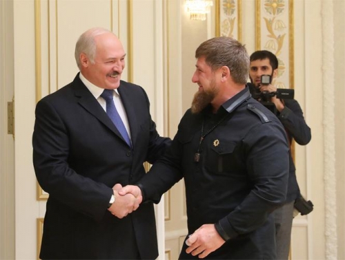 Лукашенко наградил Кадырова орденом