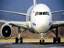 Загоревшийся в Сочи Boeing скатился в русло реки