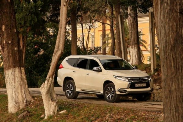 Тест драйв Mitsubishi Pajero Sport: Храброе дизельное сердце