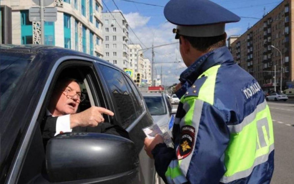 Жалуйтесь активней! ГИБДД просит не проходить мимо