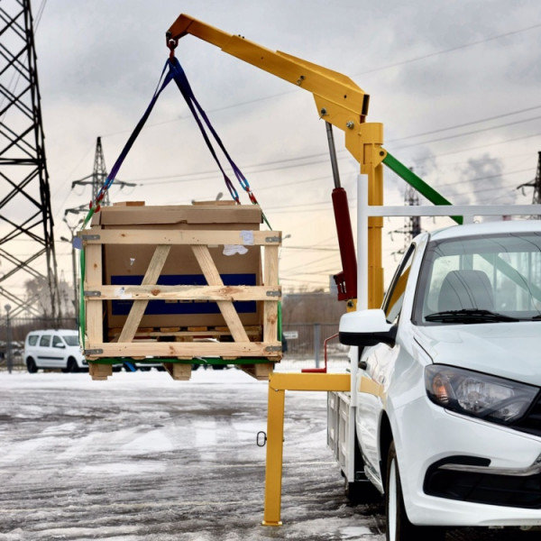Lada Granta получила кран манипулятор