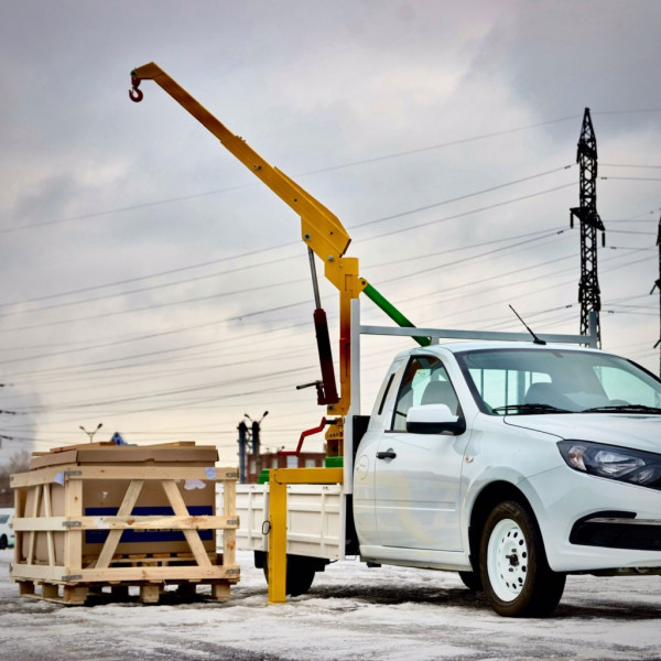 Lada Granta получила кран манипулятор