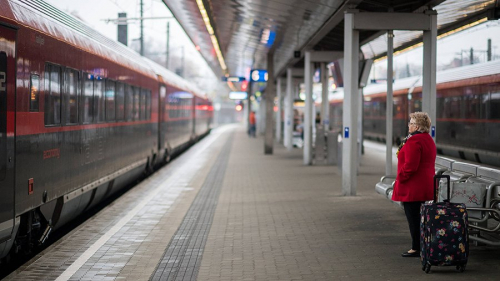 В Австрии остановилось движение поездов из-за забастовки железнодорожников
