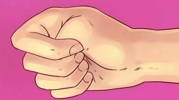 3 упражнения на растяжку при онемении пальцев и запястья рук