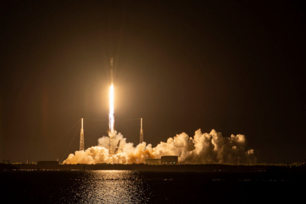 SpaceX выполнила 60-й запуск ракеты в этом году и доставила на орбиту первые спутники Starlink v2.0 