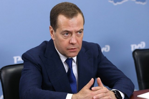 Медведев отреагировал шуткой на сообщение о попытке госпереворота в ФРГ