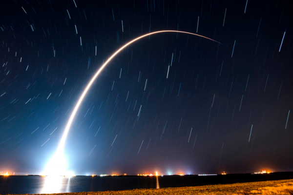 SpaceX выполнила 60-й запуск ракеты в этом году и доставила на орбиту первые спутники Starlink v2.0 