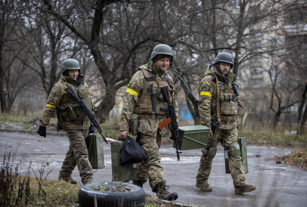 Украину подозревают в незаконной перепродаже западного оружия. Чем закончится борьба Евросоюза и США с его контрабандой?