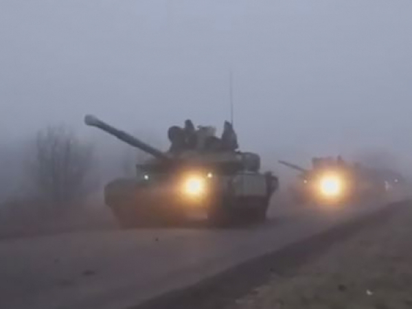Движущаяся в сторону СВО огромная колонна танков Т-90М “Прорыв” попала на видео (ВИДЕО)