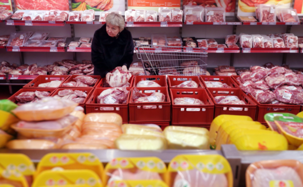 
                    Россияне назвали продукты, на которые наиболее заметно выросли цены

                