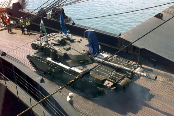 Названы танки, которые Великобритания намерена поставить Украине к лету