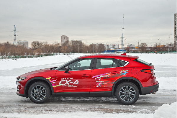 Тест кроссовера Mazda CX-4: какие отличия от знакомой нам модели CX-5?