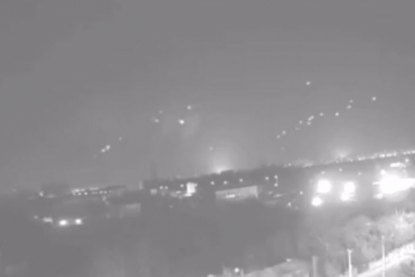 Удар беспилотника по крупнейшей ТЭЦ на Украине удалось снять на видео
