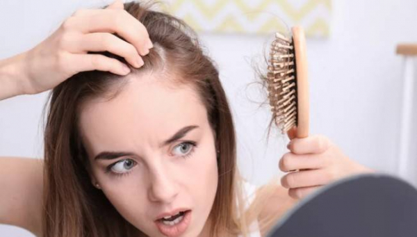 Что может вызвать внезапное выпадение волос