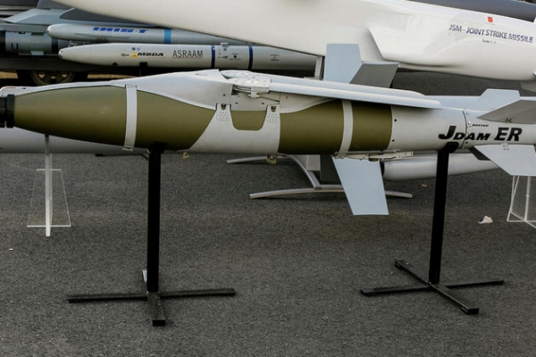 США передадут Украине дальнобойные высокоточные бомбы с дальностью поражения до 72 км