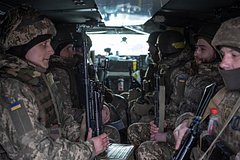 Украинским военным урежут зарплаты и лишат боевых выплат
