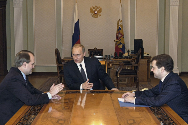 «В Кремле его считали успешным» Виктор Медведчук хочет вести переговоры России и Украины. Каковы его шансы на успех?