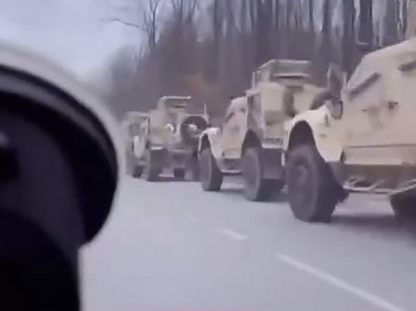 Огромная колонна бронетехники НАТО, ранее не поставлявшейся Украине, попала на видео (ВИДЕО)