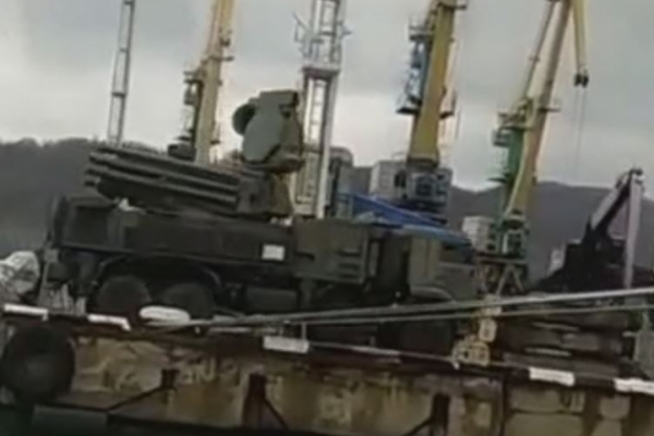 После атаки на объекты "Роснефти", в порту Туапсе заметили ЗРПК "Панцирь"