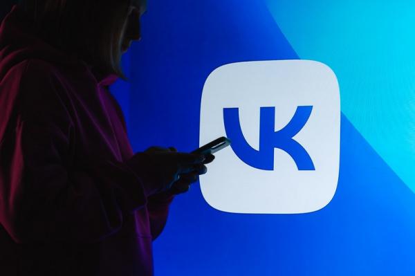Во «ВКонтакте» произошёл второй массовый сбой за неделю — лента и сообщения не загружаются 