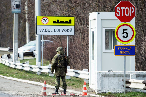 Украина стянула армию к границам Приднестровья. Какими последствиями обернется вторжение и кому это выгодно?