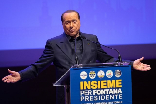 У Берлускони выявили серьезное заболевание крови