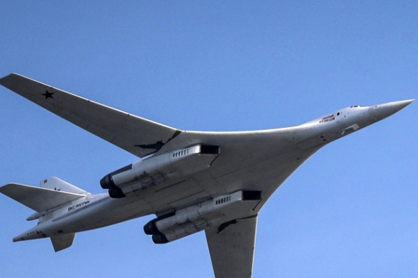 Два российских бомбардировщика Ту-160 выполнили 14-часовой полет над Баренцевым и Норвежским морями