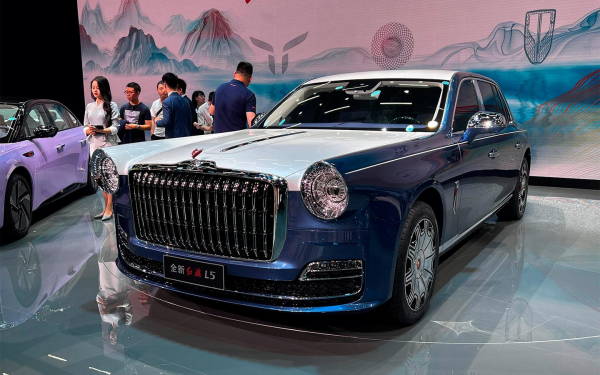 
            Hongqi показал новый седан для чиновников на Шанхайском автосалоне
        