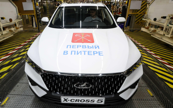             Чтобы завод конкурентам не достался. АвтоВАЗ запустил Lada X-Cross 5        