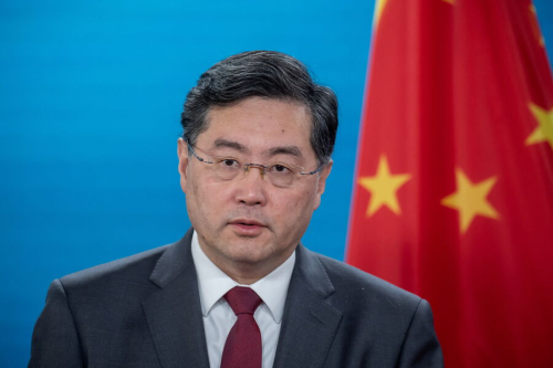 «МИД хранит молчание». Министр иностранных дел Китая «загадочно исчез» 