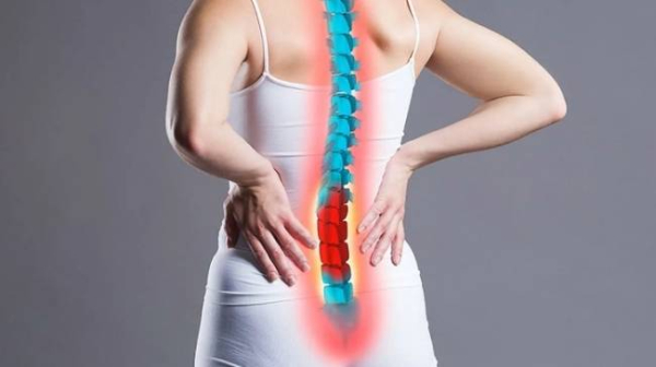 Может ли запор вызывать боли в спине