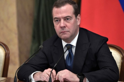 
        Медведев заявил об угрозе «ядерного Армагеддона» из-за политики Байдена            
