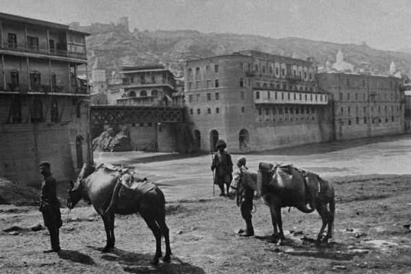 Сто лет назад Карабах официально передали Азербайджану. Как это привело к затяжной войне?