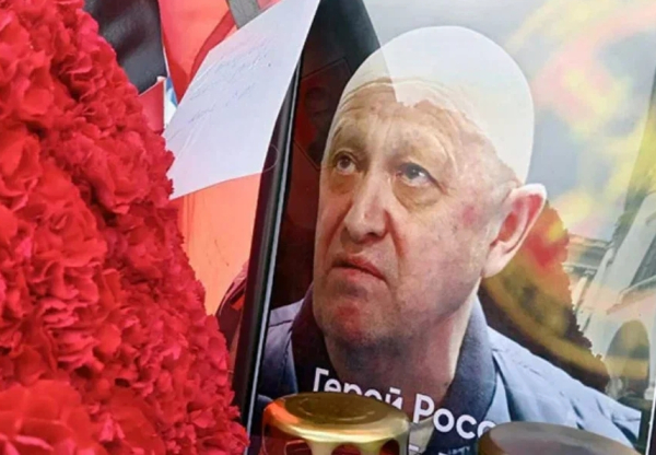СМИ: похороны Пригожина превратили в квест на двух кладбищах с «двойниками» и ложными катафалками (ФОТО, ВИДЕО)