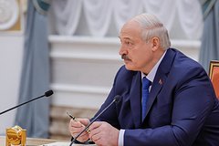 Лукашенко поздравил украинцев с Днем Независимости