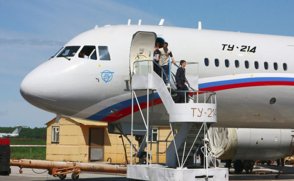 
                    «Коммерсантъ» узнал о планах продажи Ту-214 из авиапарка президента

                