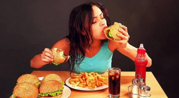 Почему болит желудок после еды