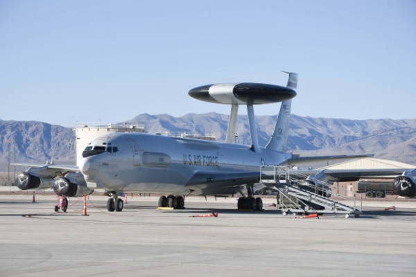 Два самолёта AWACS, способные наводить ракеты НАТО, будут размещены у российской границы