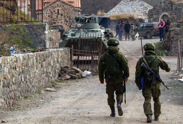 В Карабахе погибли российские миротворцы. Кого подозревают в нападении?
