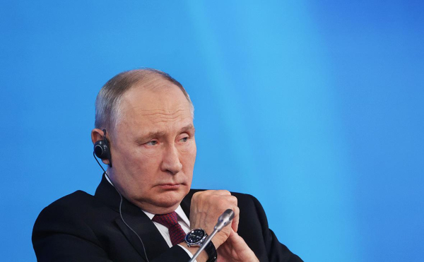 
                    Путин ввел обязательную продажу валюты для ряда экспортеров

                